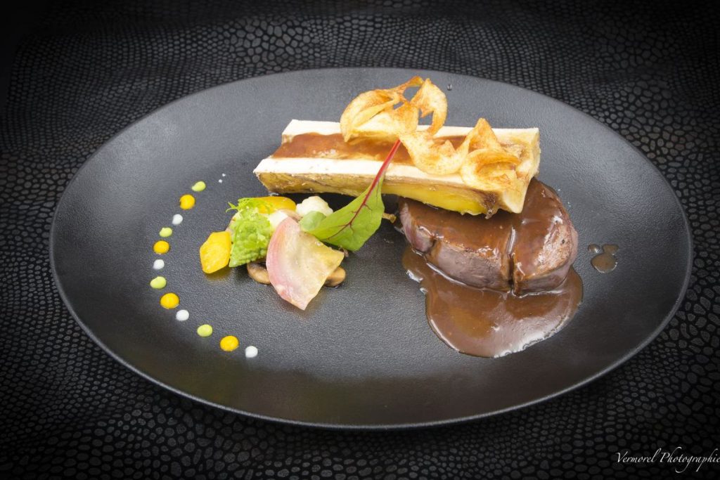 Filet de boeuf poêlé à la moelle sauce bordelaise filet de boeuf poêlé à la moelle sauce bordelaise