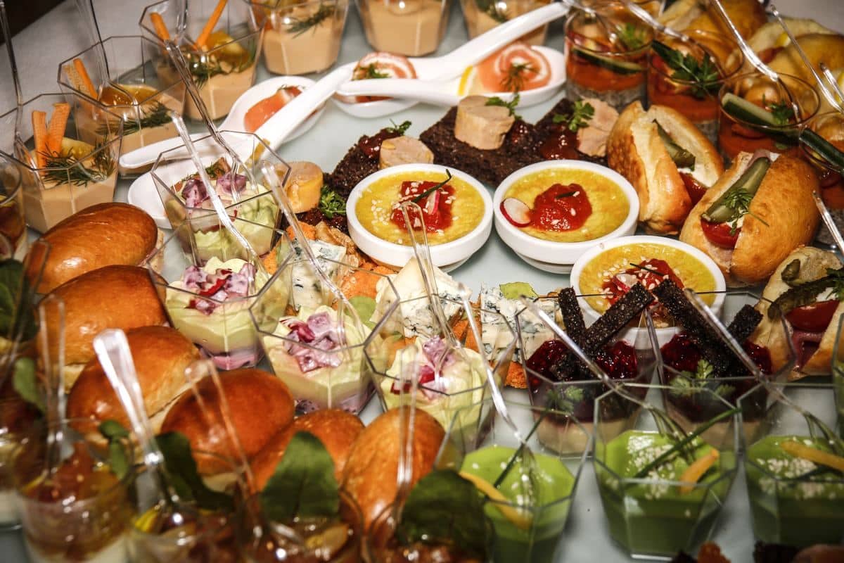 pain-au-lait-jambon-comte-salade-lentille-panacota-verrine-fois-gras-framboise-2 Saint Jacques poêlée crémeuse de courge espuma de châtaigne et lard sèche