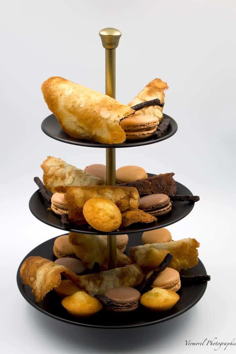 tuiles-amandes-macaron-orange-pain-depices-madeleines-maisons-orangettes tuiles aux amandes macarons à l'orange et pain d'épices madeleines maisons et orangettes