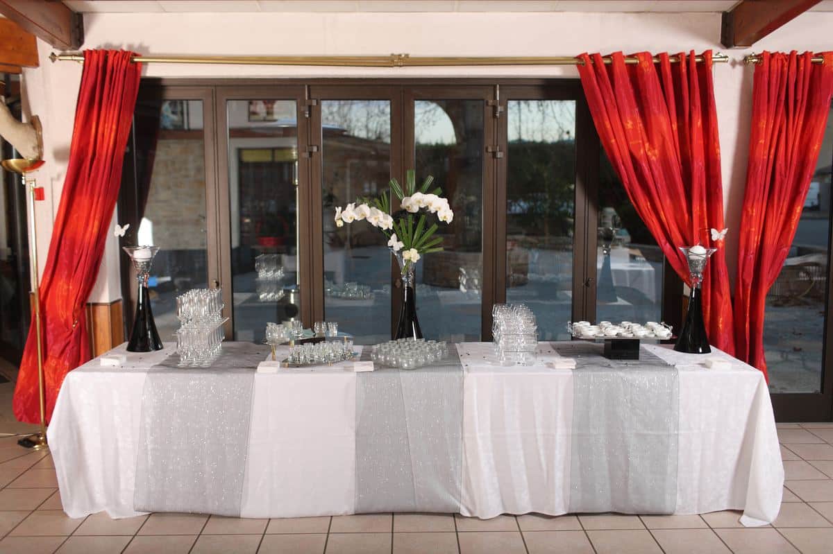 vin d’honneur sur la terrasse à quincieux